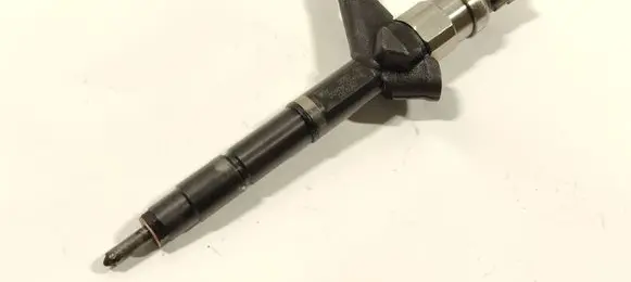 Nissan Primera Fuel injector 16600AU600 LC062281