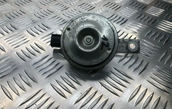 Mercedes-Benz Sprinter W906 Horn signal A9068200085