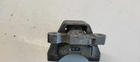 Opel Vectra C Engine mount bracket 21044615