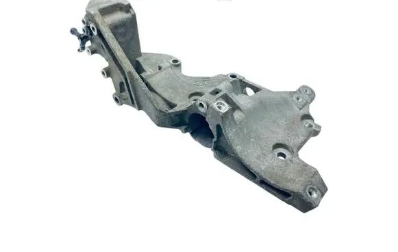 Volkswagen Jetta V Generator/alternator bracket 03L903139D