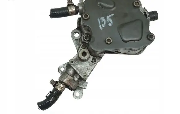 Volkswagen PASSAT B6 Vacuum pump 038145209H