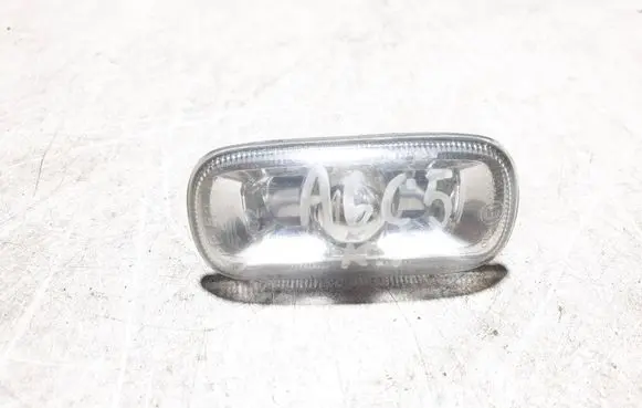 Audi A6 S6 C5 4B Front fender indicator light 8E0949127