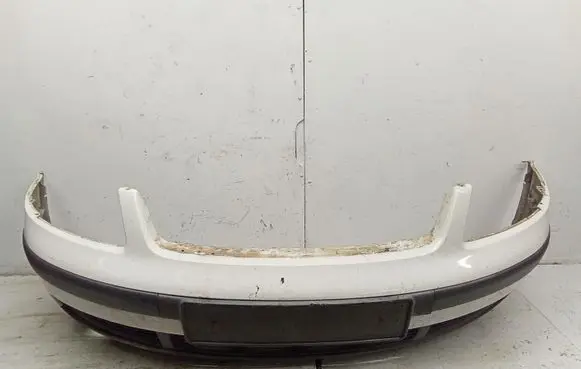Volkswagen PASSAT B5 Front bumper 3B0807217