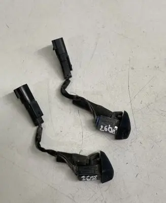 Volvo XC60 Windshield washer spray nozzle 31253179 31253180