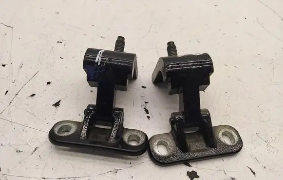 Audi Q3 F3 Tailgate/trunk/boot hinge 8V3827299B