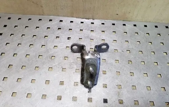 Honda CR-V Front door lower hinge 