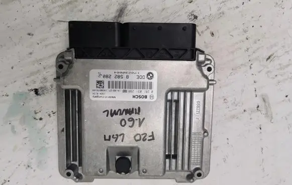 BMW 1 F20 F21 Engine control unit/module ECU 8582280