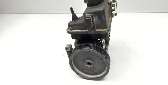 Mercedes-Benz E W212 Power steering pump A0064664701