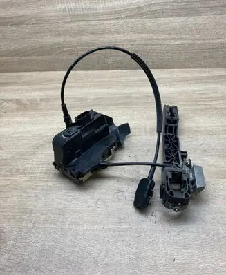Nissan Primera Front door lock 80611AV600