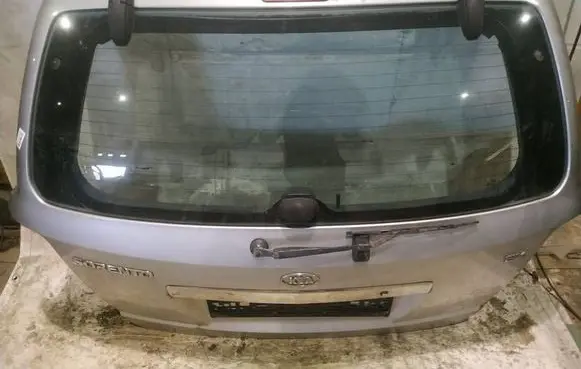 KIA Sorento Tailgate/trunk/boot lid PILKAS