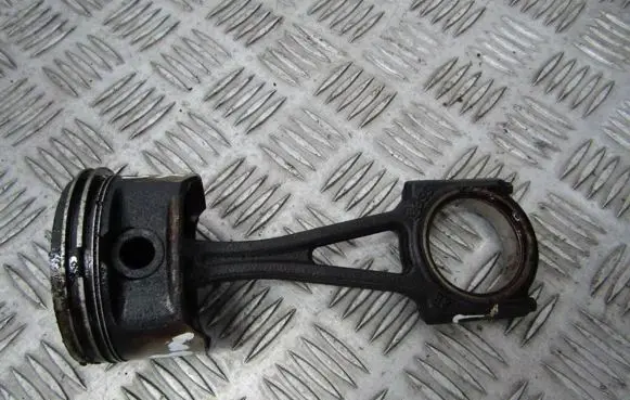Piston with connecting rod