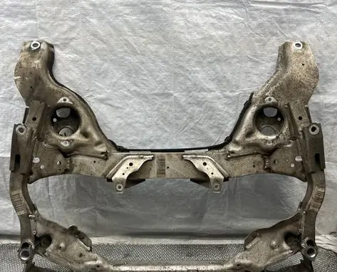 BMW 1 E81 E87 Front axle beam 460745102-9