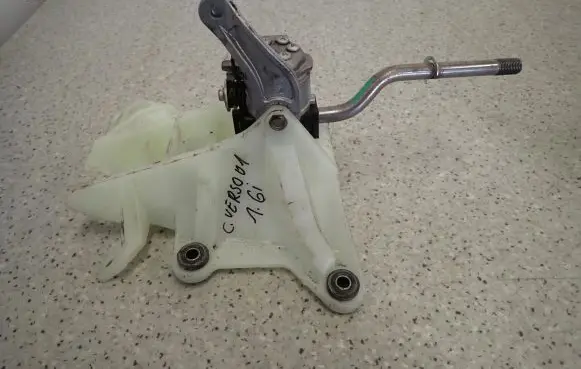 Toyota Corolla Verso E121 Gear shifter/selector 