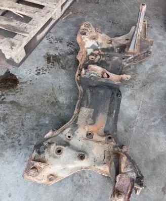 Volkswagen Transporter - Caravelle T4 Front subframe