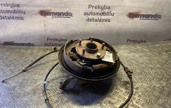 Rear wheel hub