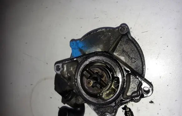 Audi A6 S6 C6 4F Vacuum pump