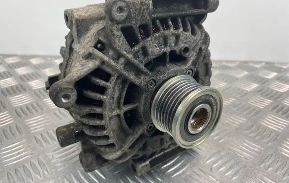 Mercedes-Benz C W203 Generator/alternator A0131545902 0124625033