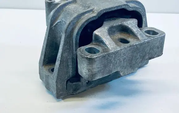 Volkswagen Golf V Engine mount bracket 1K0199262AJ