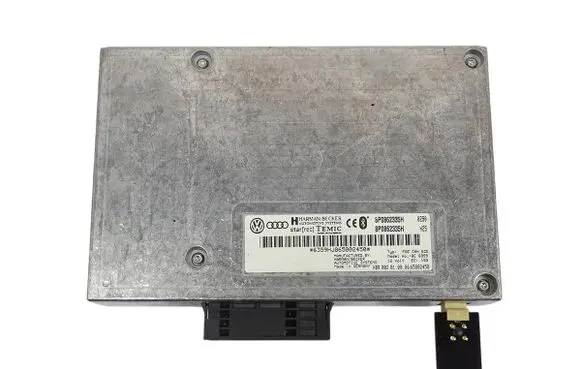 Audi A4 S4 B7 8E 8H Bluetooth control unit module 8P0862335H
