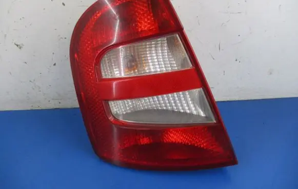 Skoda Fabia Mk1 (6Y) Rear/tail lights 6Y6945095B