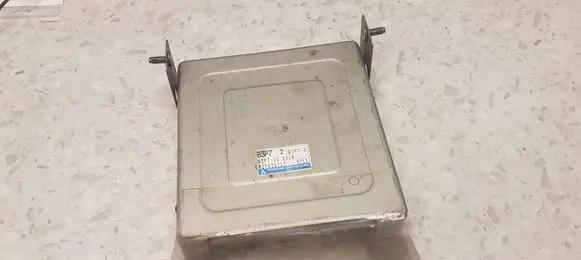Mazda 323 Engine control unit/module E2T83671T B39718881A