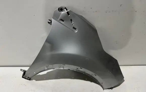 Renault Captur Fender 631005737R