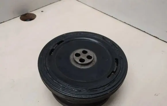 BMW 5 E39 Crankshaft pulley