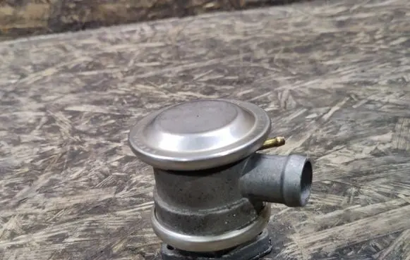 Maserati Quattroporte EGR valve 72216900 04T257 171175