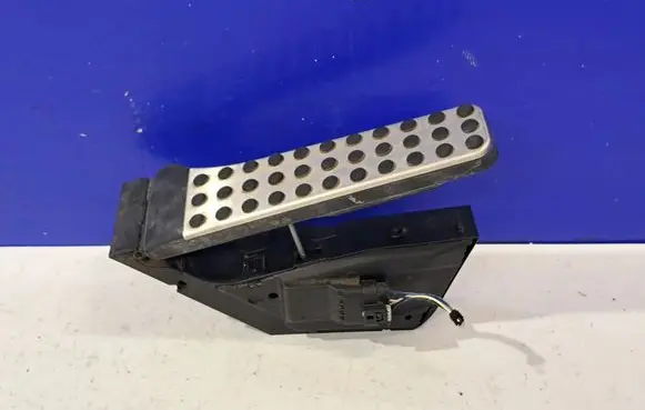 Mercedes-Benz C W205 Accelerator throttle pedal A2053000104