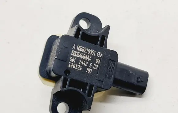 Mercedes-Benz B W246 W242 Airbag deployment crash/impact sensor A1668210351
