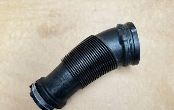 Audi A4 S4 B9 Air intake hose/pipe 06M129629
