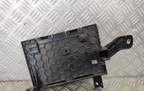 Other engine bay part