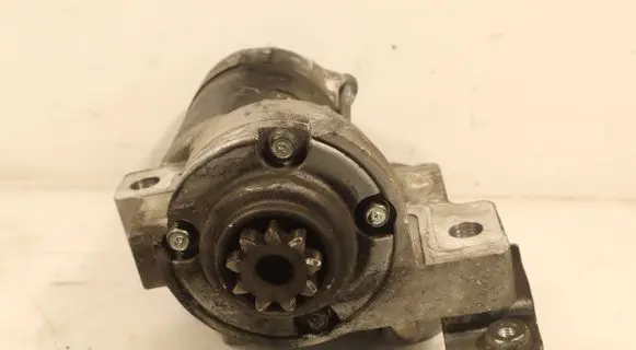 Opel Vectra C Starter motor 8973756132