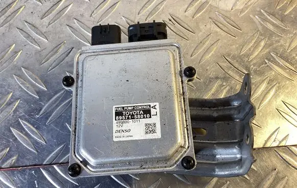 Lexus RX 450H Fuel injection pump control unit/module 8957158010 4998001011