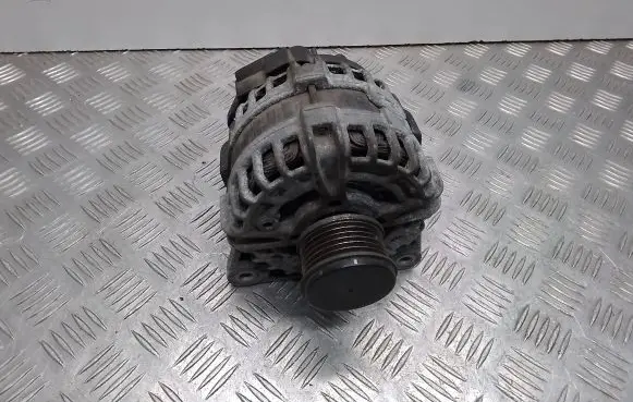 Nissan Qashqai Generator/alternator 231004EA0A FL6614V80