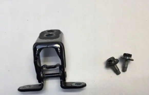 Nissan Juke II F16 Rear door lower hinge