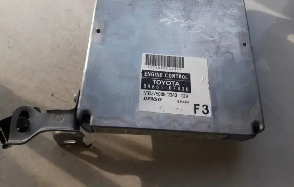 Toyota Corolla Verso AR10 Engine control unit/module 896610F030 89661-0F030