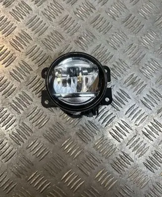 Subaru Levorg Front fog light E1110070