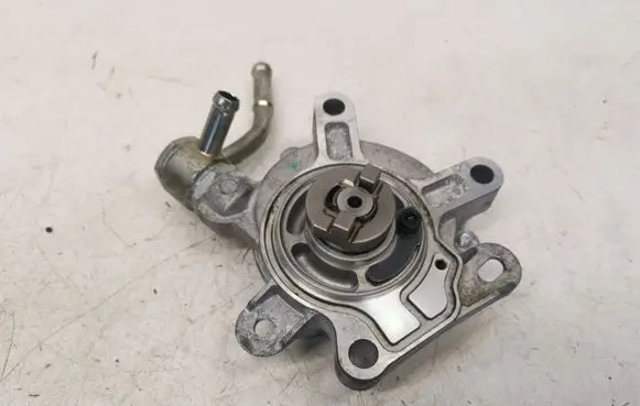 Mazda CX-3 Vacuum pump PE018G00 K2102