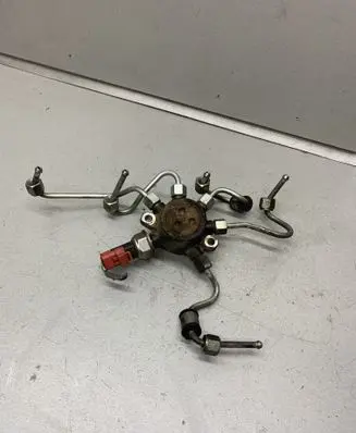 Ford Focus C-MAX Fuel distributor 4M5Q9D280DB