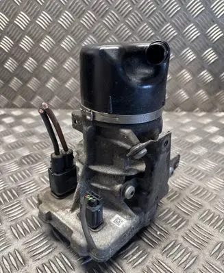 Mercedes-Benz SLK R172 Power steering pump A1724601500 A241601500