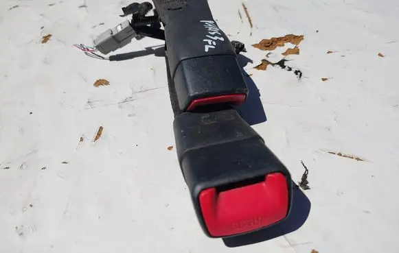 Toyota Yaris Rear seatbelt buckle
