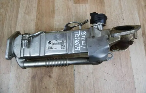 Toyota Avensis T270 EGR valve cooler 7926006 11717926006 25680WA021