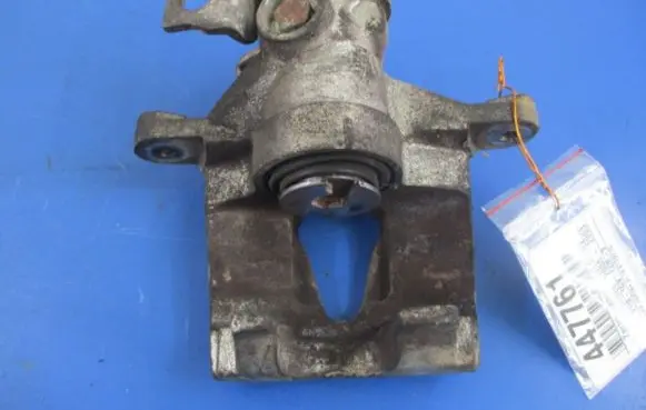 Ford Mondeo Mk III Rear brake caliper