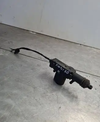Audi 80 90 S2 B4 Central locking motor 