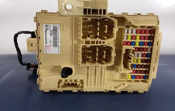 KIA Ceed Fuse box set 91950-J7761