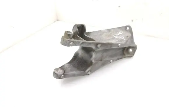 Volkswagen Transporter - Caravelle T5 Engine mounting bracket 7E0199343