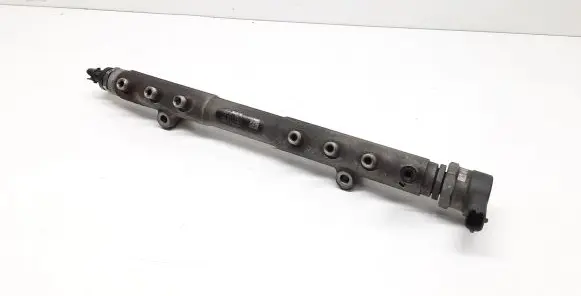 Volvo V50 Fuel main line pipe 30777576 0281002712 31259011