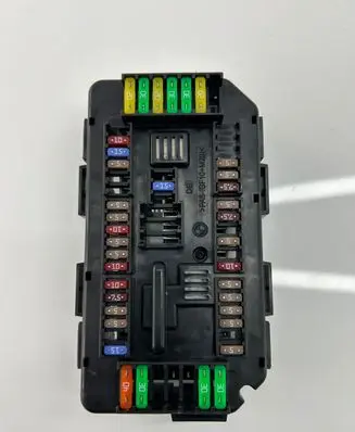 BMW 4 F36 Gran coupe Fuse module 9389068 19549000001