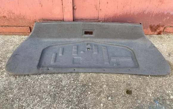 BMW 5 E39 Tailgate trim 8186808